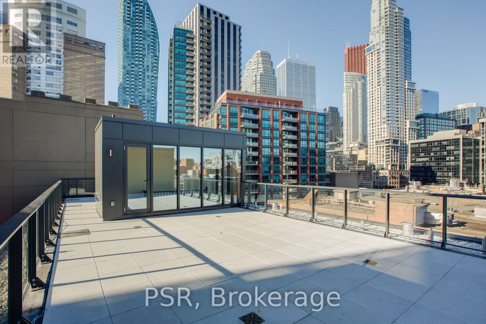 <div class="slider-price">$4,150 Monthly</div><p>709 - 2a Church Street, Toronto, Ontario</p>