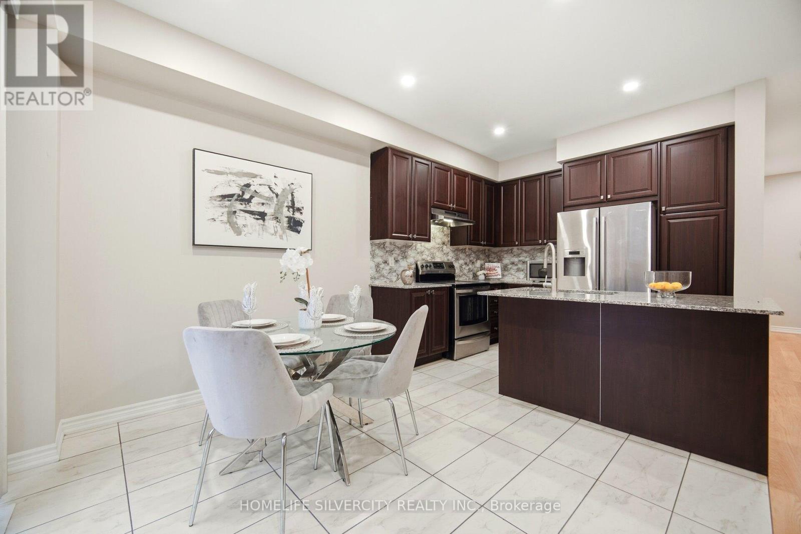 28 Dolobram Trail, Brampton, Ontario  L4A 4Y1 - Photo 12 - W12683814