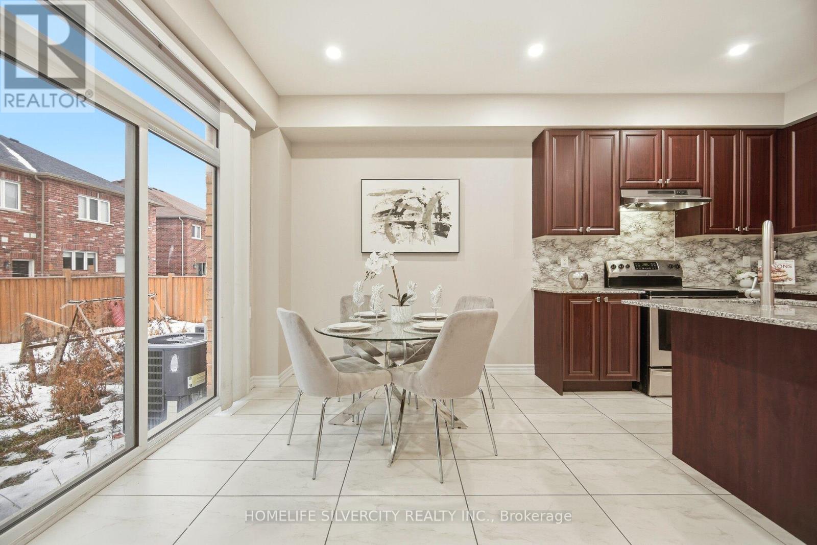 28 Dolobram Trail, Brampton, Ontario  L4A 4Y1 - Photo 10 - W12683814