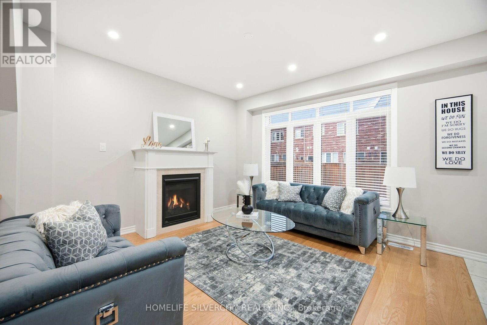 28 Dolobram Trail, Brampton, Ontario  L4A 4Y1 - Photo 6 - W12683814