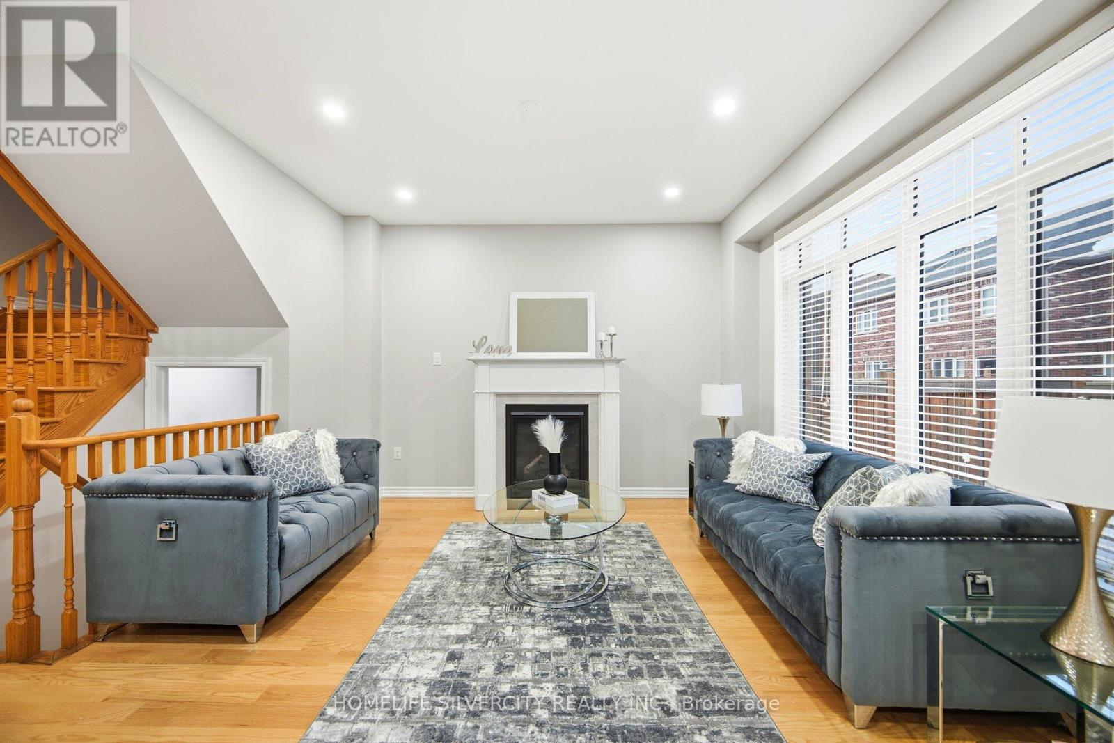 28 Dolobram Trail, Brampton, Ontario  L4A 4Y1 - Photo 7 - W12683814