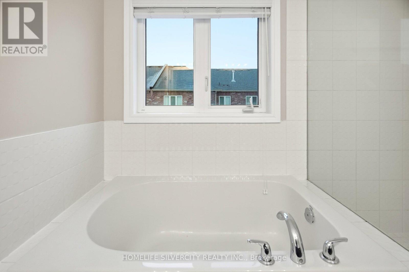 28 Dolobram Trail, Brampton, Ontario  L4A 4Y1 - Photo 19 - W12683814