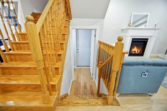 28 Dolobram Trail, Brampton, Ontario  L4A 4Y1 - Photo 8 - W12683814