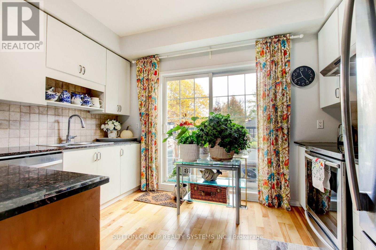 85 - 119b The Queensway, Toronto, Ontario  M6S 5B7 - Photo 18 - W12684098