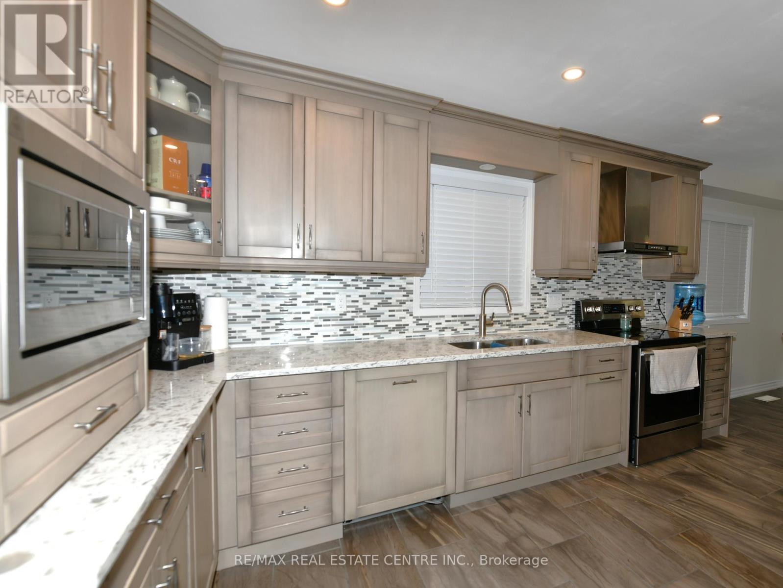 19 Flockhart Road, Cambridge, Ontario  N1P 1G2 - Photo 4 - X12684096