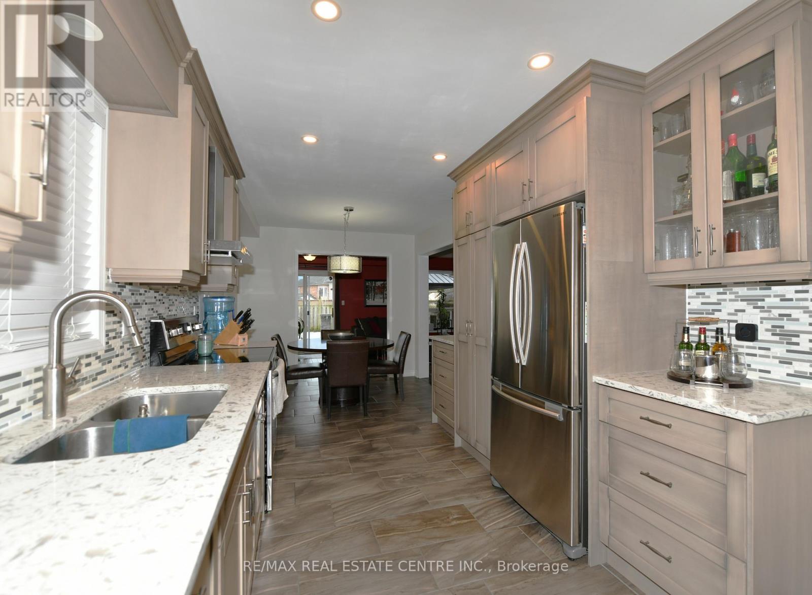 19 Flockhart Road, Cambridge, Ontario  N1P 1G2 - Photo 6 - X12684096