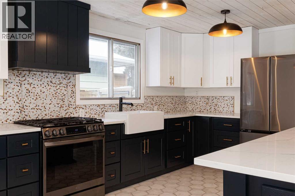 256 Queen Tamara Way Se, Calgary, Alberta  T2J 4E7 - Photo 15 - A2278377