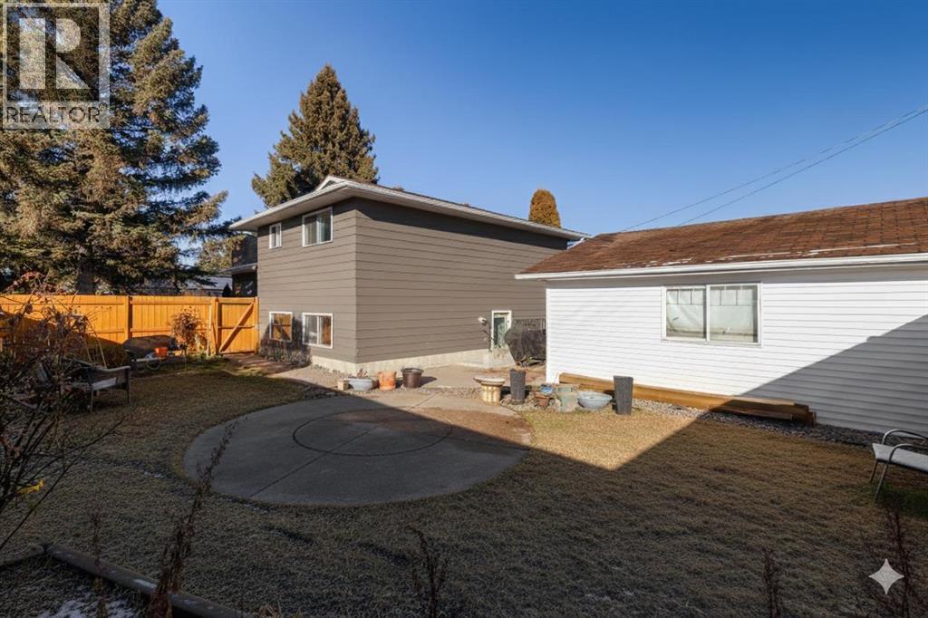 256 Queen Tamara Way Se, Calgary, Alberta  T2J 4E7 - Photo 39 - A2278377