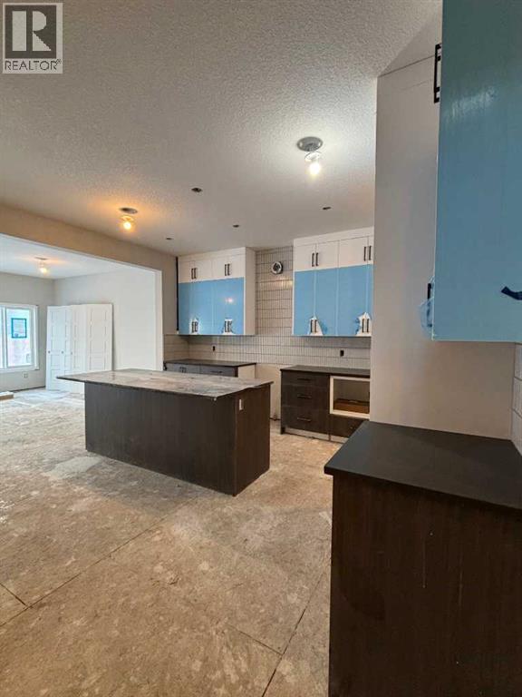 921 Chinook Winds Meadow Sw, Airdrie, Alberta  T4B 0R7 - Photo 5 - A2276943