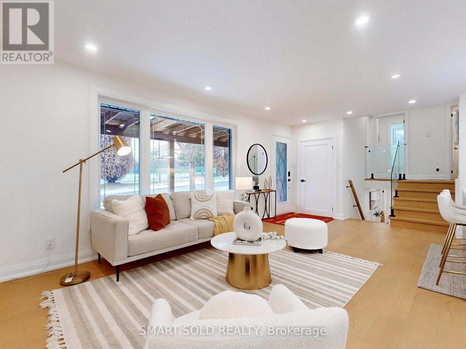 38 Cresthaven Drive, Toronto, Ontario M2H 1M1 - Photo 2 - C12679224