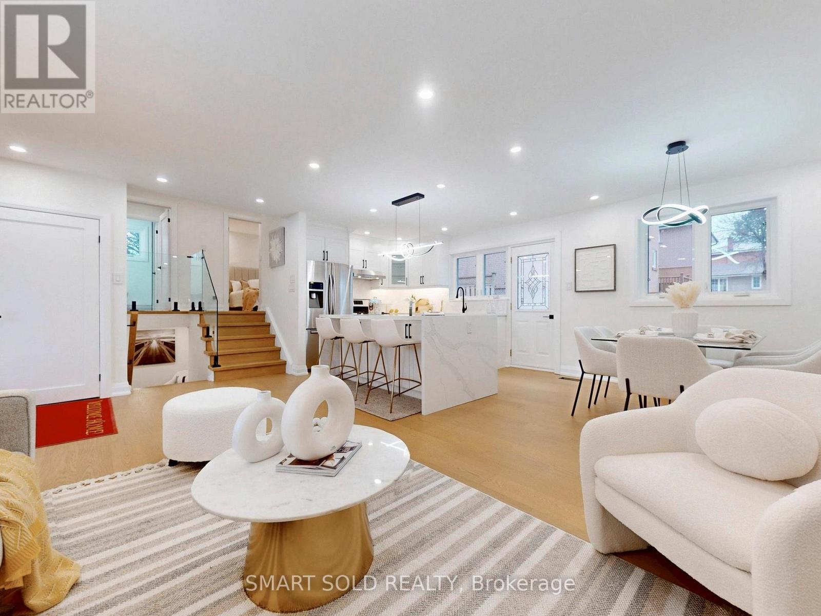 38 Cresthaven Drive, Toronto, Ontario M2H 1M1 - Photo 4 - C12679224