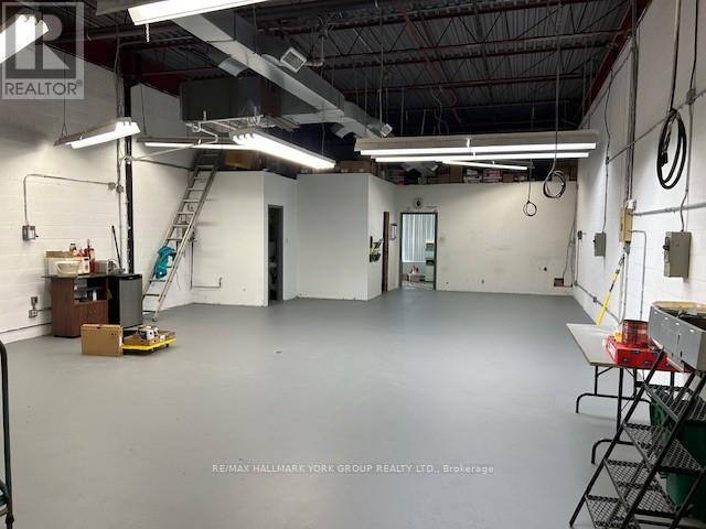 17 - 220 Industrial Parkway S, Aurora, Ontario  L4G 3V6 - Photo 4 - N12342981