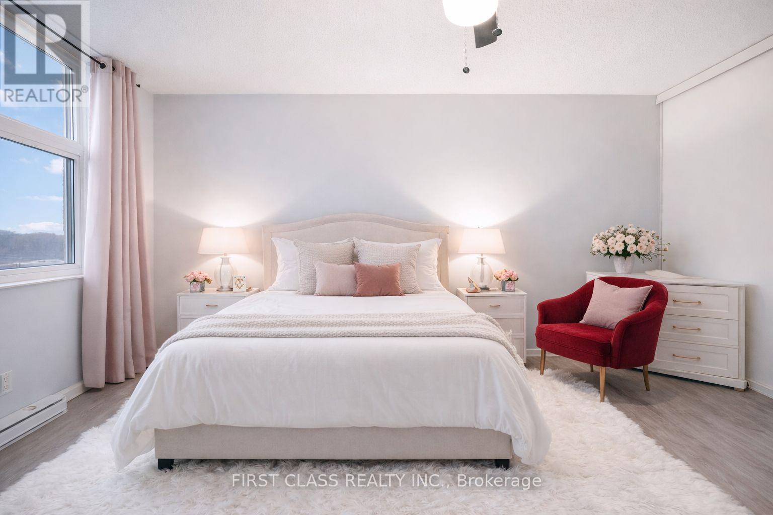 812 - 260 Davis Drive, Newmarket, Ontario  L3Y 7C3 - Photo 24 - N12683460