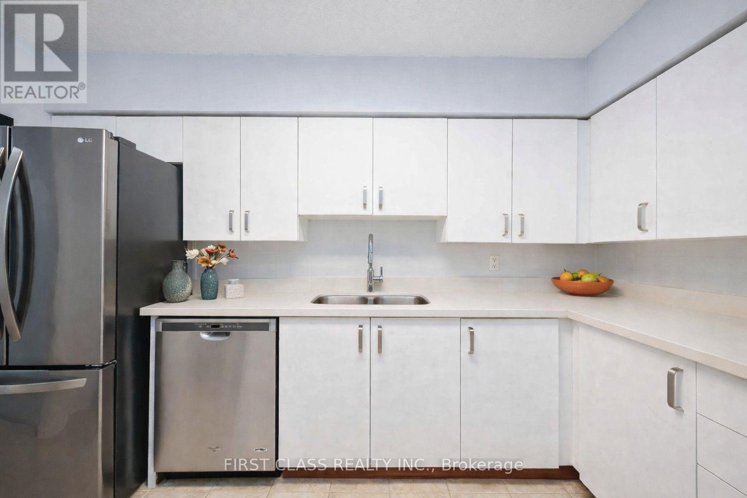 812 - 260 Davis Drive, Newmarket, Ontario  L3Y 7C3 - Photo 17 - N12683460