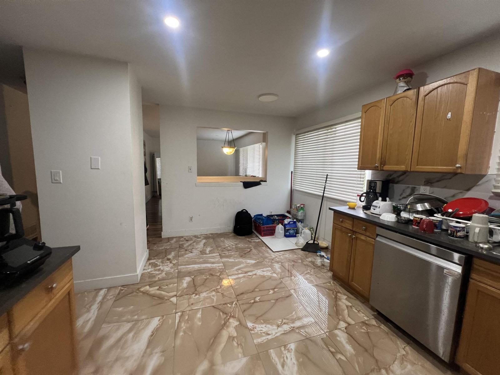 13421 87a Avenue, Surrey, British Columbia  V3W 6B7 - Photo 11 - R3078005