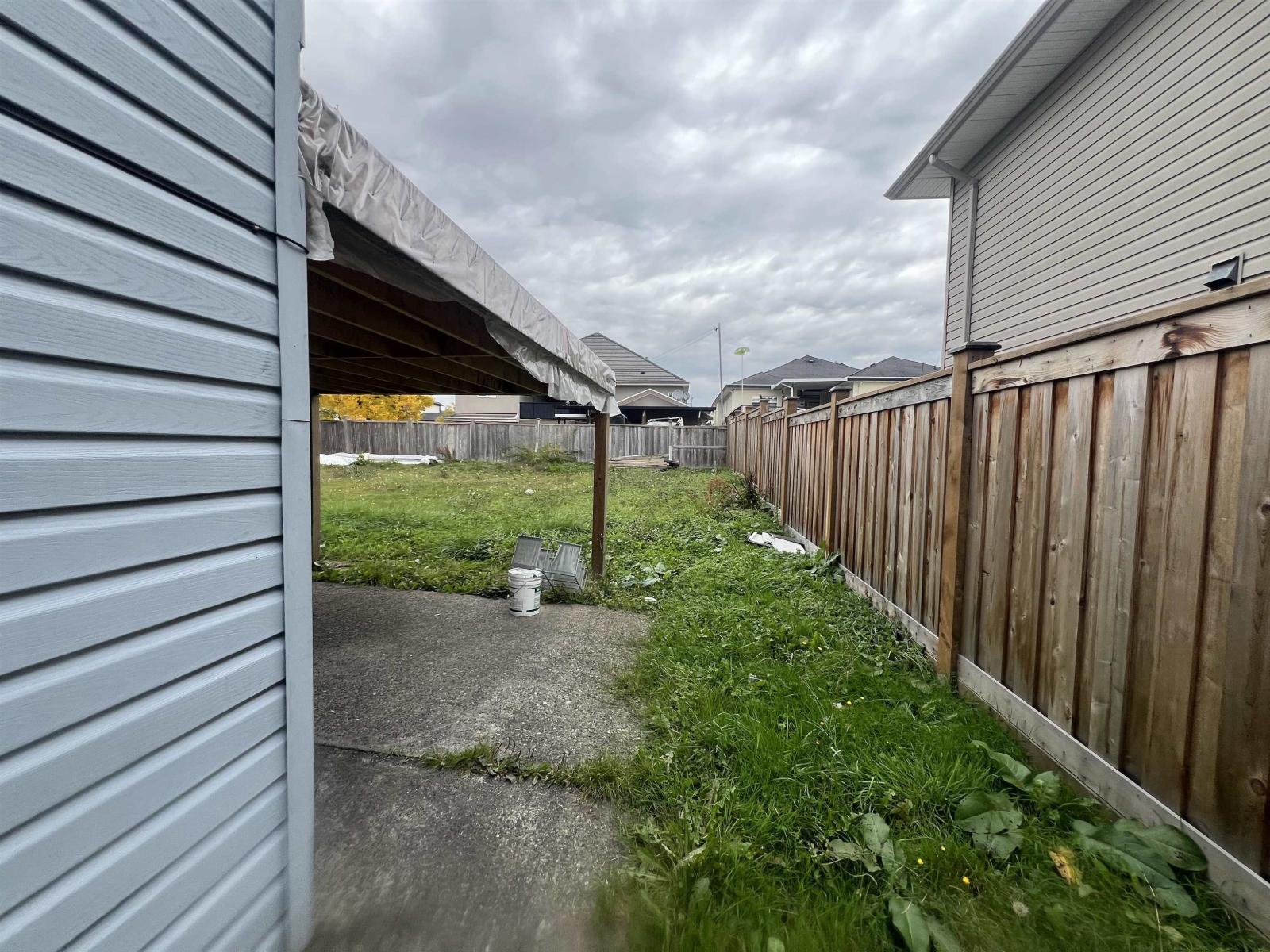 13421 87a Avenue, Surrey, British Columbia  V3W 6B7 - Photo 4 - R3078005