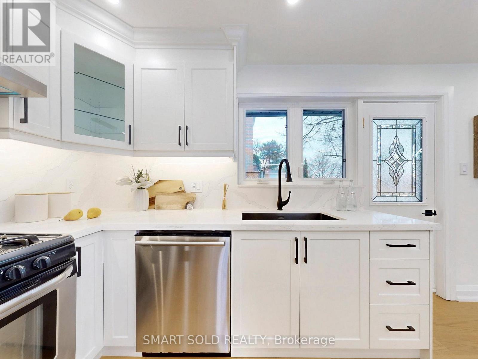 38 Cresthaven Drive, Toronto, Ontario M2H 1M1 - Photo 8 - C12679224