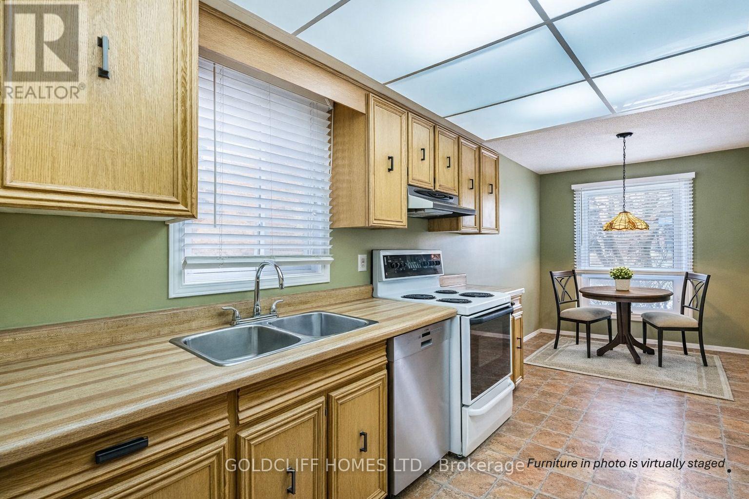 97 Simmons Boulevard, Brampton, Ontario  L6V 3V4 - Photo 7 - W12684108