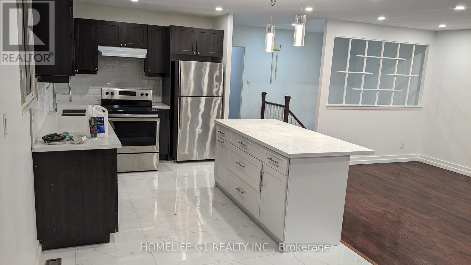 78 Griselda Crescent, Brampton, Ontario  L6S 1M3 - Photo 2 - W12684126