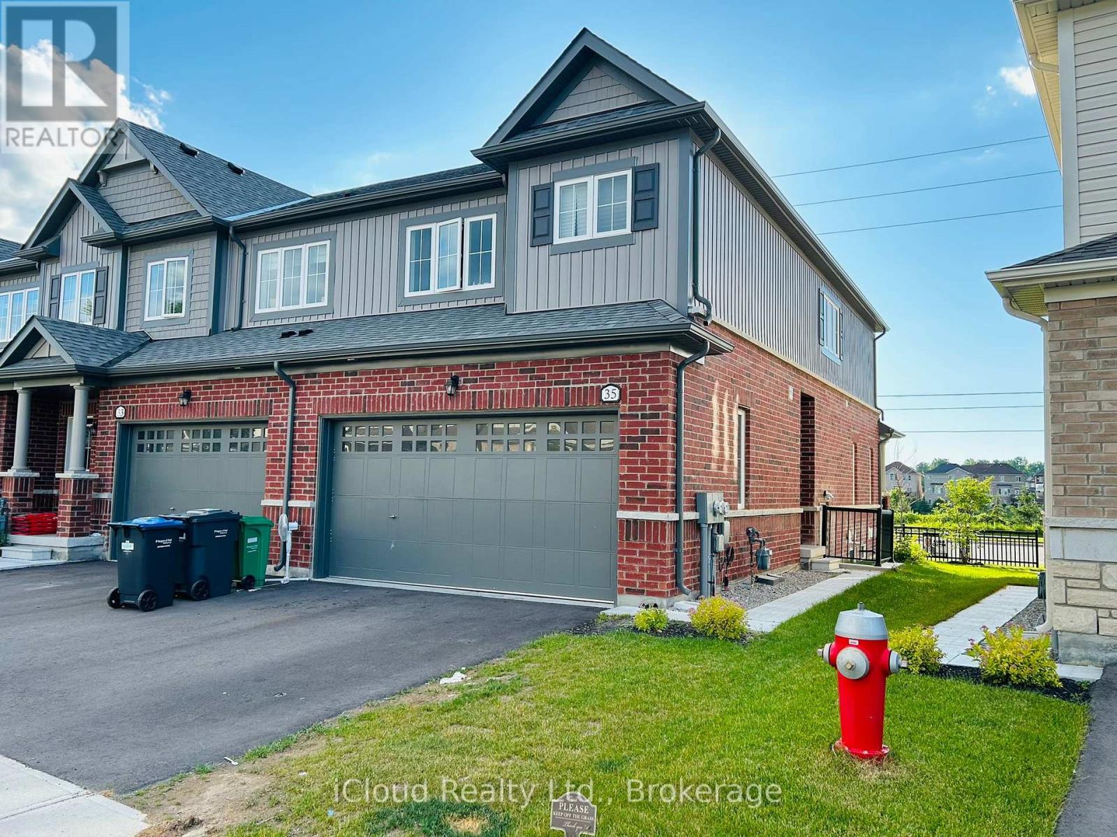 35 Brixham Lane, Brampton, Ontario  L7A 5K2 - Photo 5 - W12684154