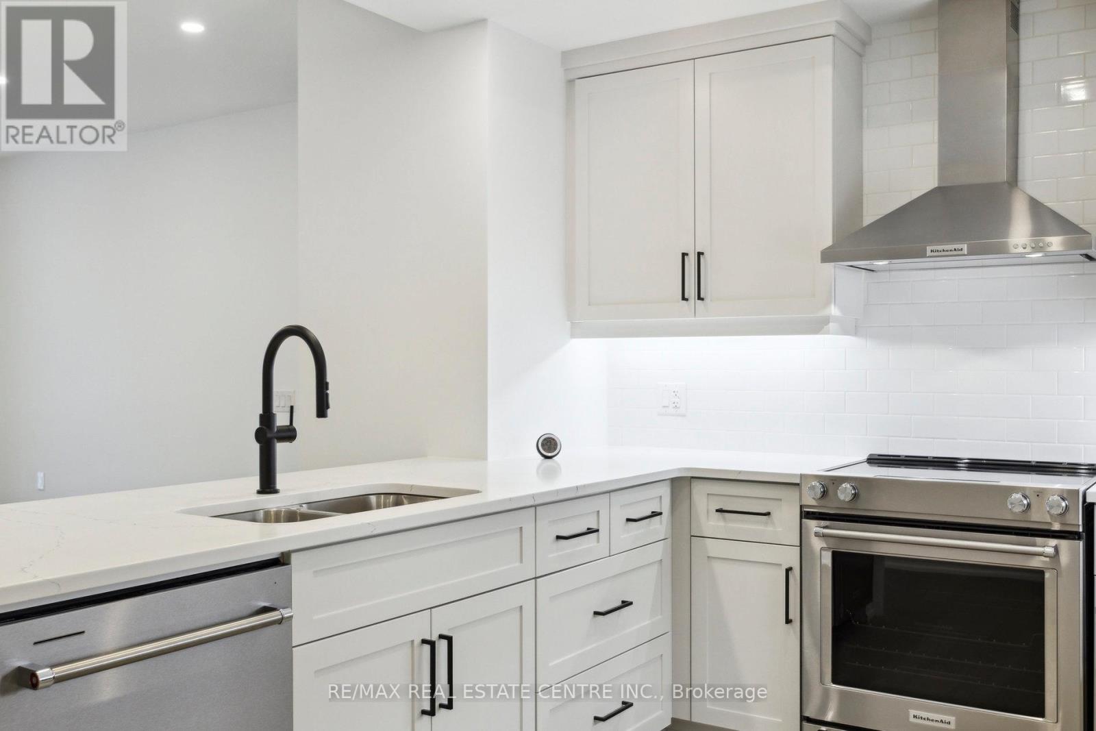 602 - 71 Wyndham Street, Guelph, Ontario  N1E 5R3 - Photo 13 - X12684122