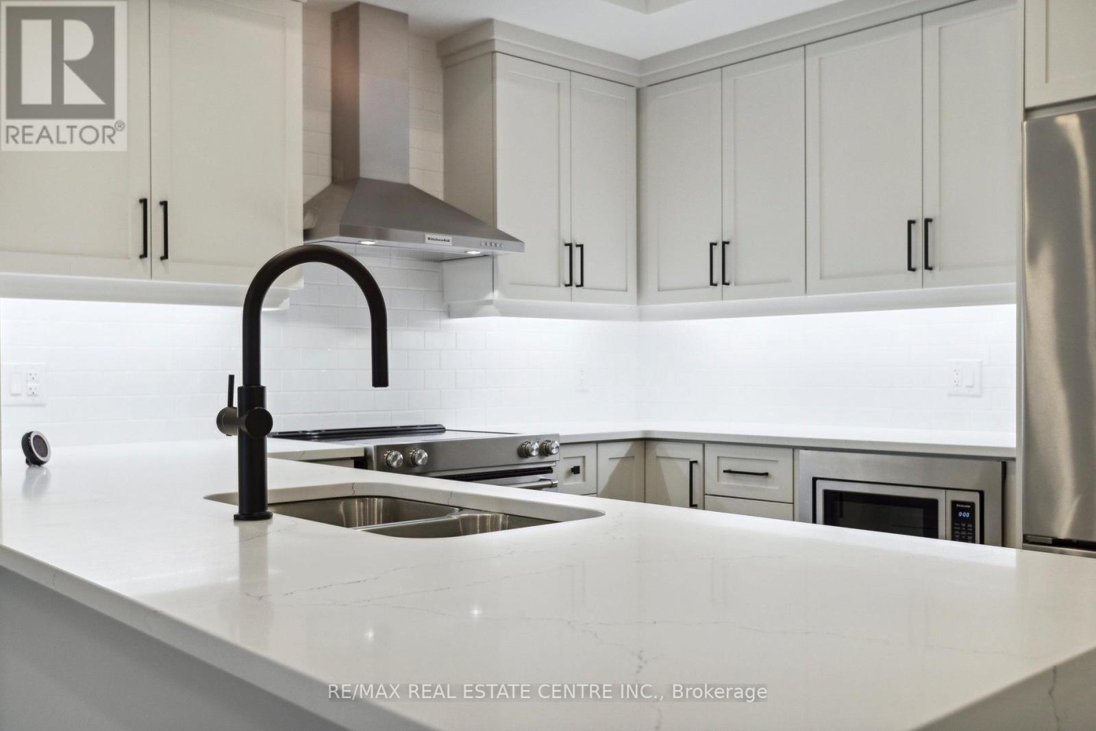 602 - 71 Wyndham Street, Guelph, Ontario  N1E 5R3 - Photo 14 - X12684122