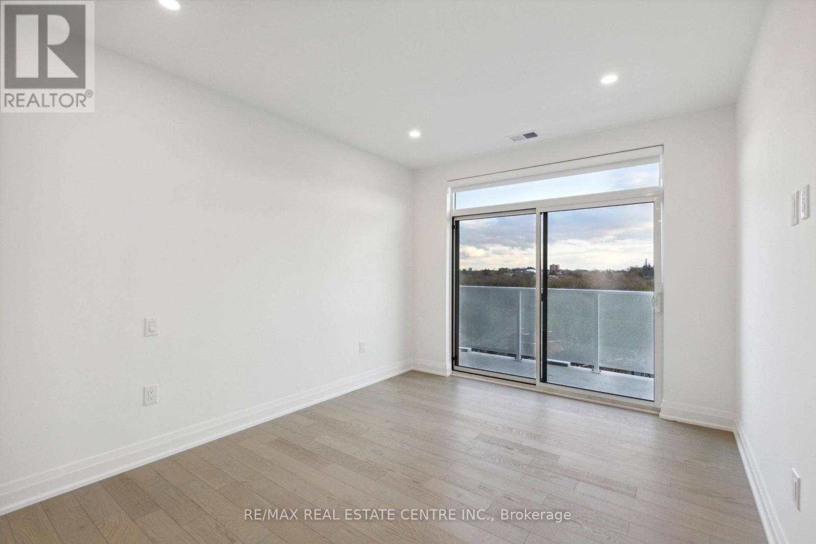 602 - 71 Wyndham Street, Guelph, Ontario  N1E 5R3 - Photo 18 - X12684122