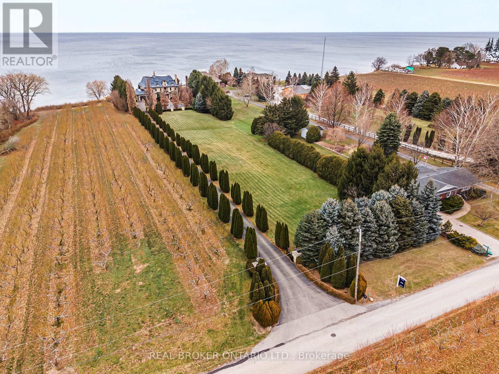 5545 Blezard Drive, Lincoln, Ontario  L3J 1R1 - Photo 4 - X12684140