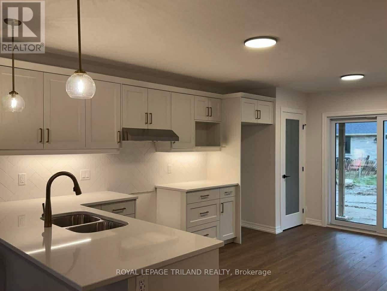 14 Harrow Lane, St. Thomas, Ontario  N5R 0P3 - Photo 2 - X12428508