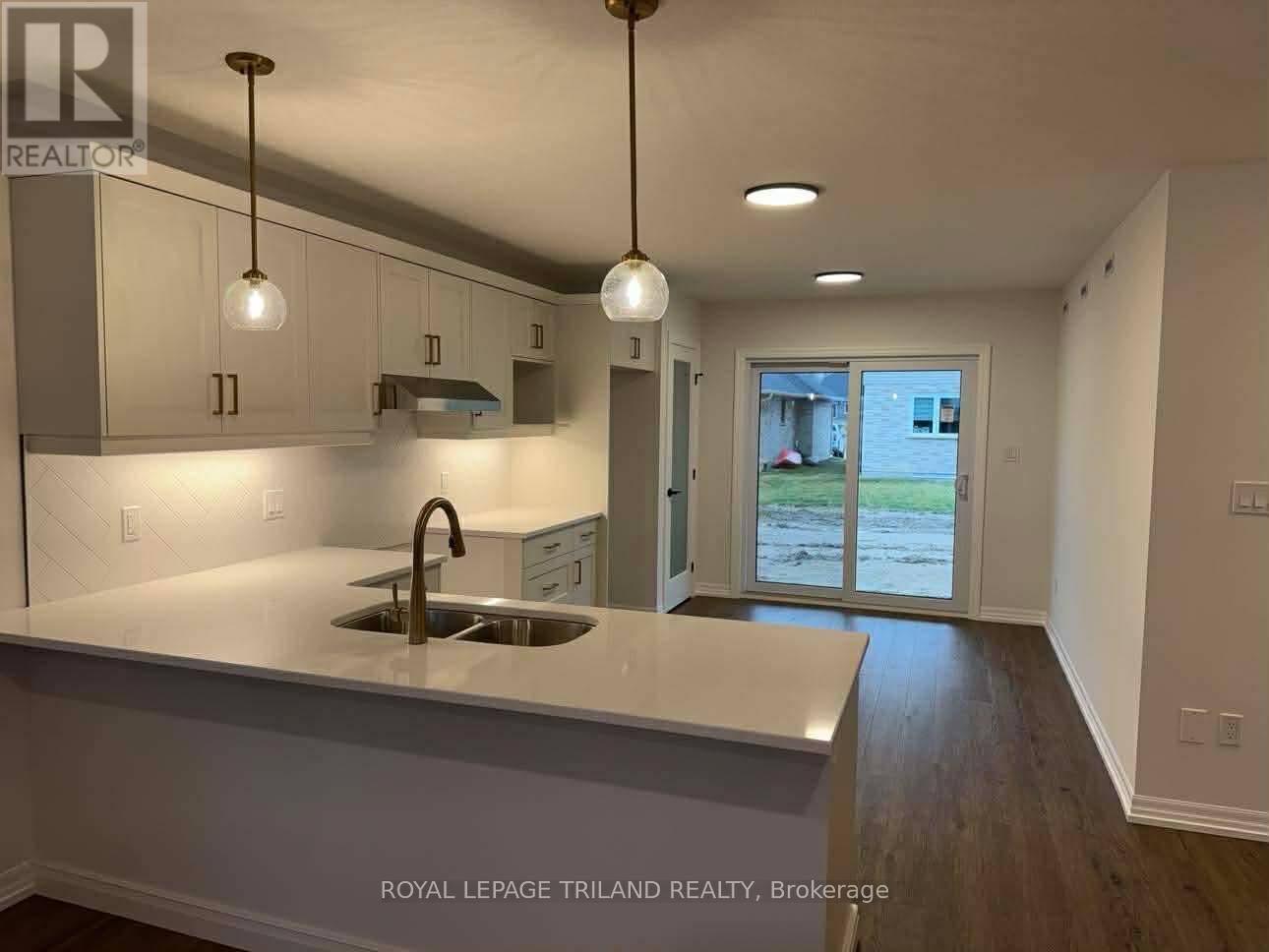 Photo 3 of 11 for 14 Harrow Lane