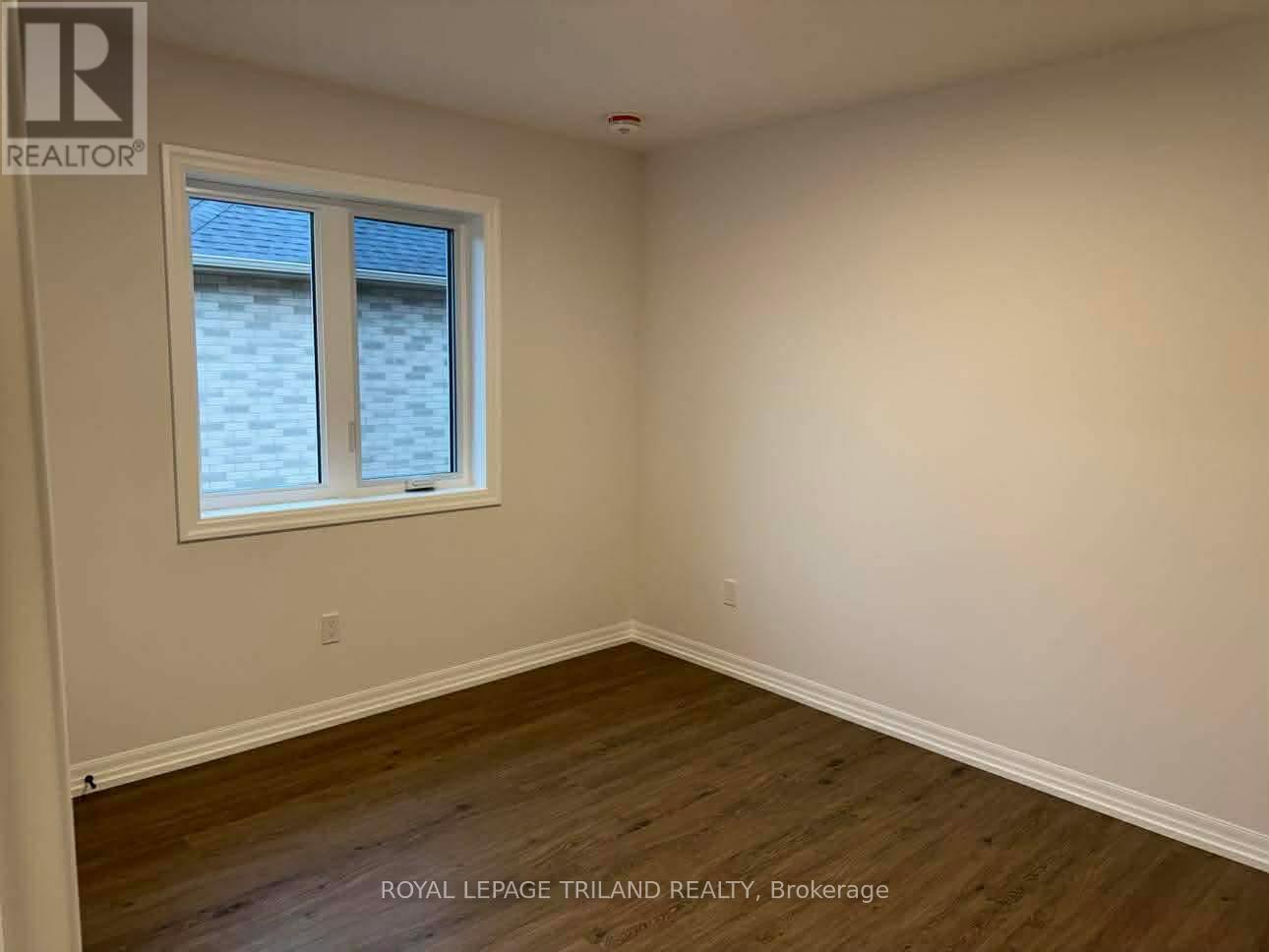 Photo 6 of 11 for 14 Harrow Lane