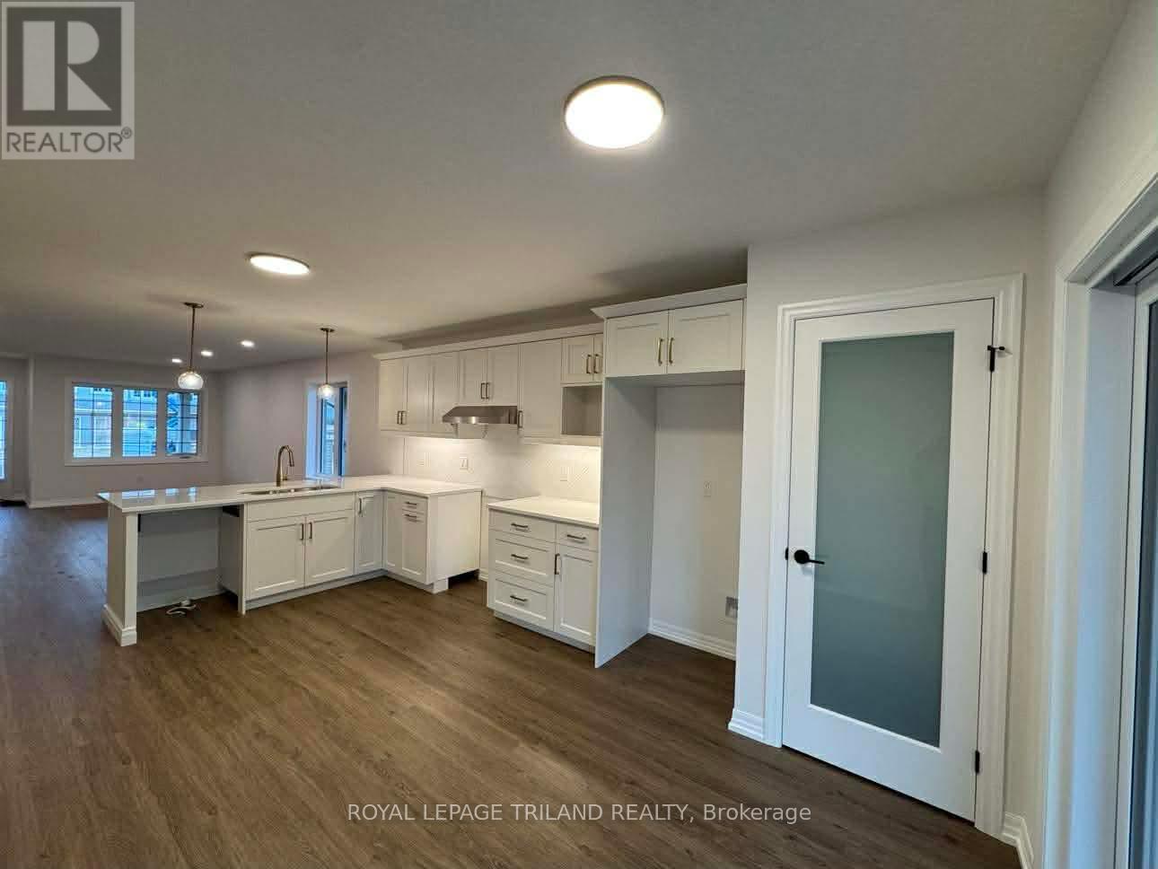 14 Harrow Lane, St. Thomas, Ontario  N5R 0P3 - Photo 5 - X12428508