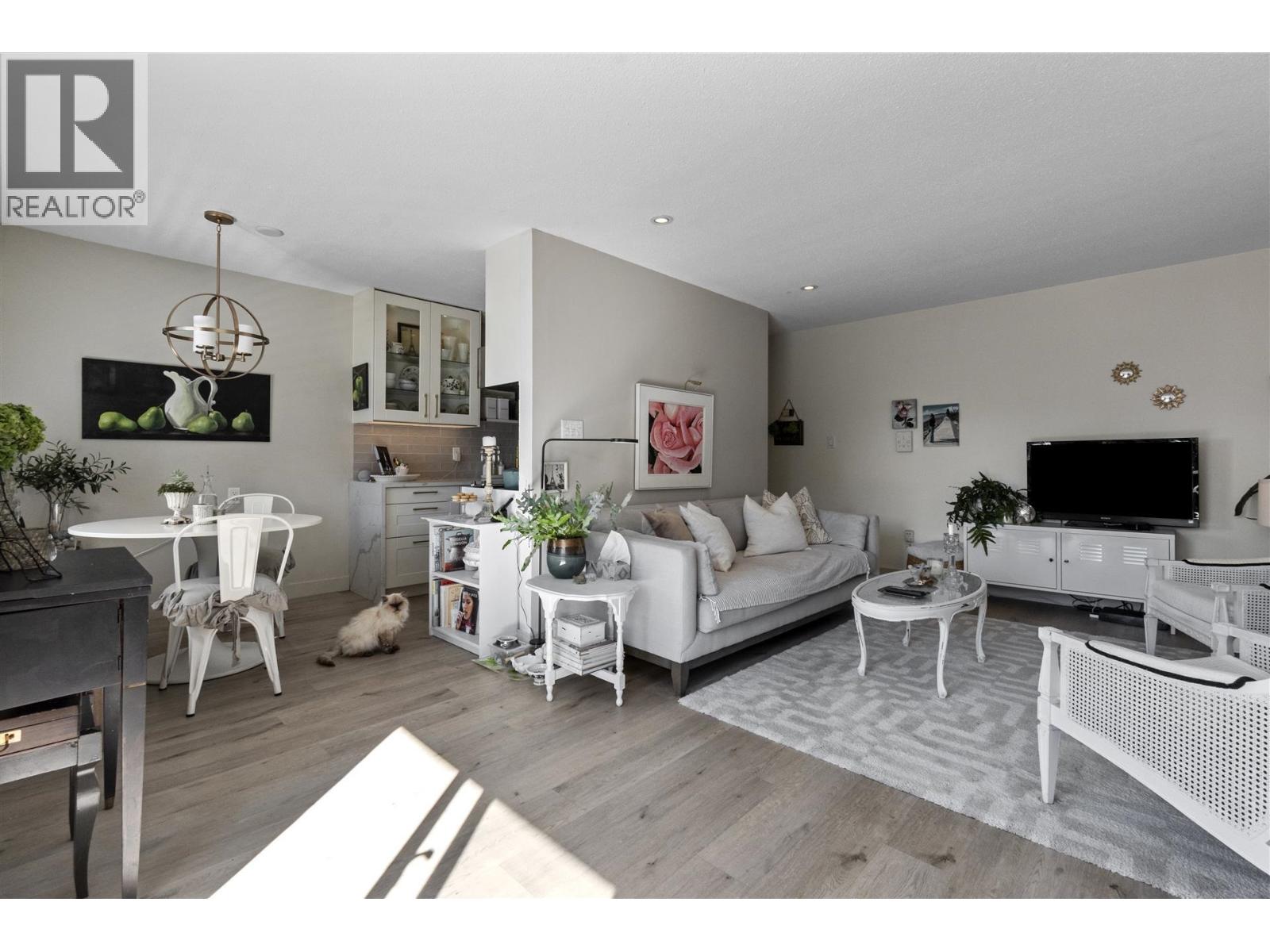 10 140 E 20th Street, North Vancouver, British Columbia V7L 3A4 - Photo 9 - R3077672