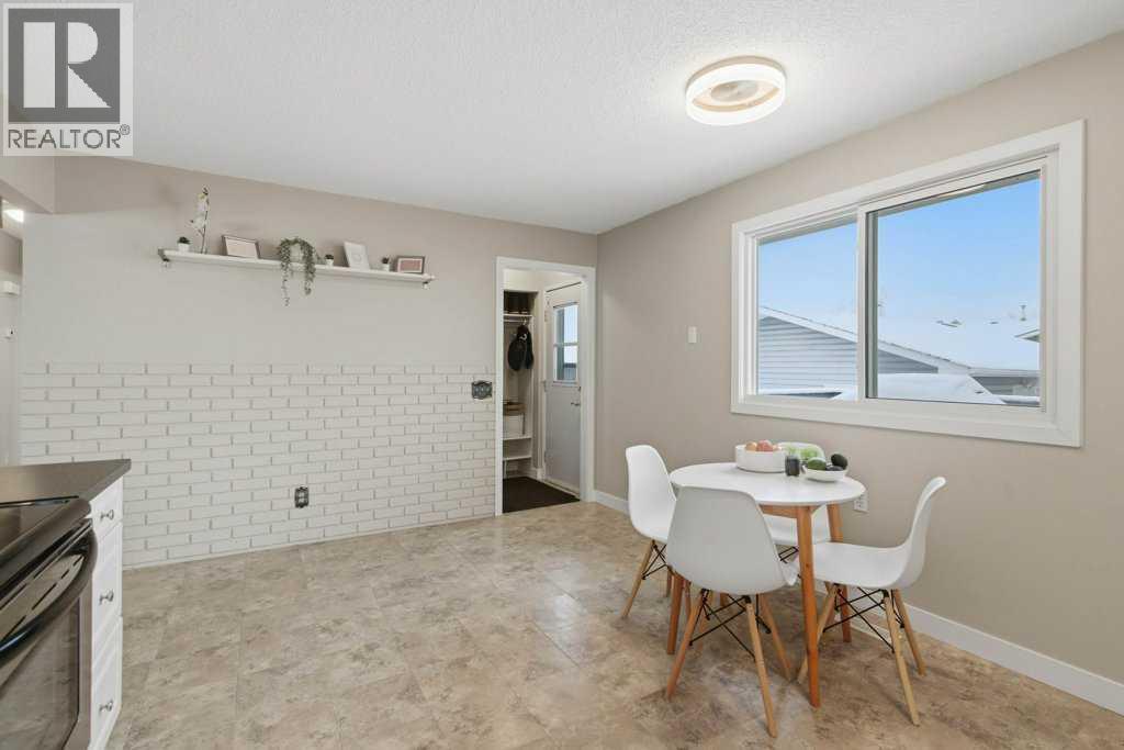 2708 Doverbrook Road Se, Calgary, Alberta  T2B 2L5 - Photo 8 - A2276678