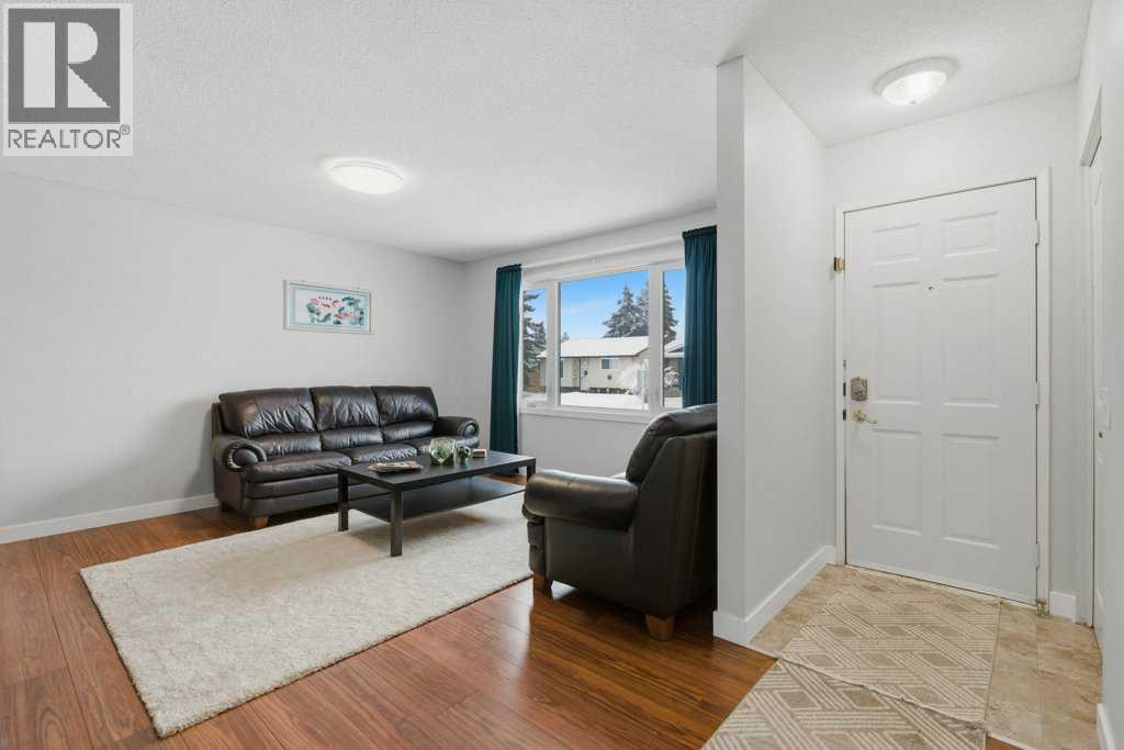 2708 Doverbrook Road Se, Calgary, Alberta  T2B 2L5 - Photo 10 - A2276678