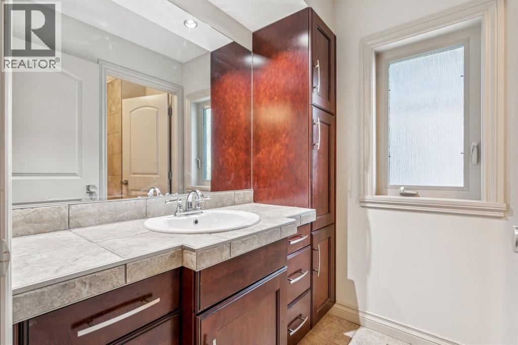 135 Coopers Hill Sw, Airdrie, Alberta  T4B 3B8 - Photo 35 - A2278294