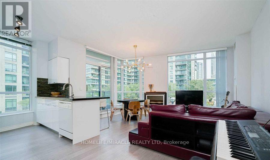 203 - 219 Fort York Boulevard, Toronto, Ontario  M5V 1B1 - Photo 10 - C12684076