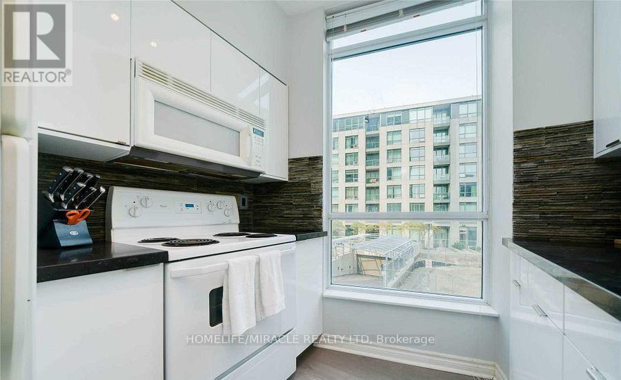 203 - 219 Fort York Boulevard, Toronto, Ontario  M5V 1B1 - Photo 14 - C12684076