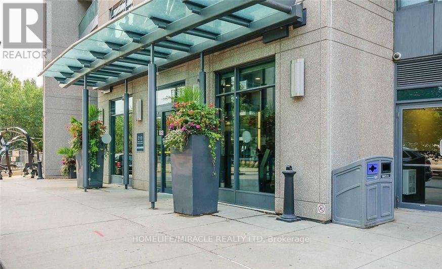 203 - 219 Fort York Boulevard, Toronto, Ontario  M5V 1B1 - Photo 3 - C12684076