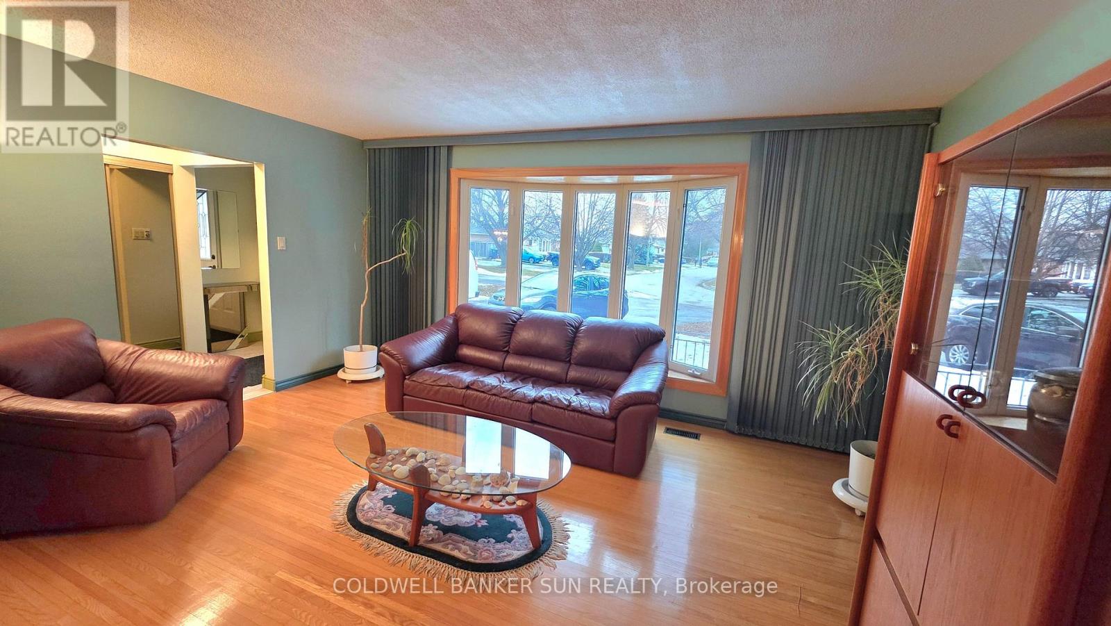 23 Brookdale Crescent, Brampton, Ontario  L6T 1M8 - Photo 5 - W12669060