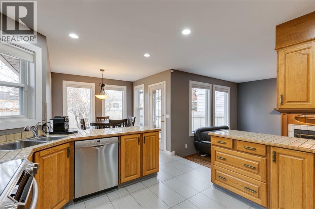 139 Wood Valley Rise Sw, Calgary, Alberta  T2W 5S9 - Photo 15 - A2271401