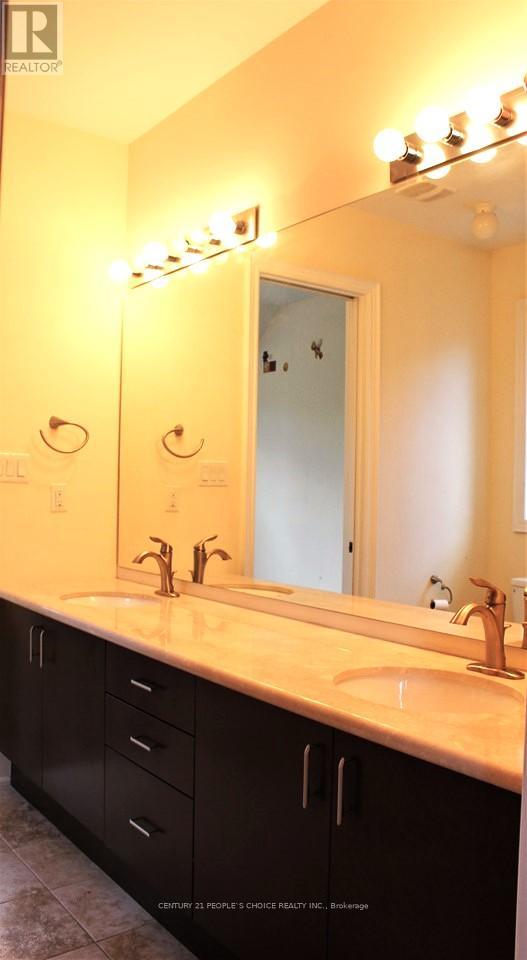 1275 Saginaw Crescent N, Mississauga, Ontario  L5H 1X4 - Photo 23 - W12684160