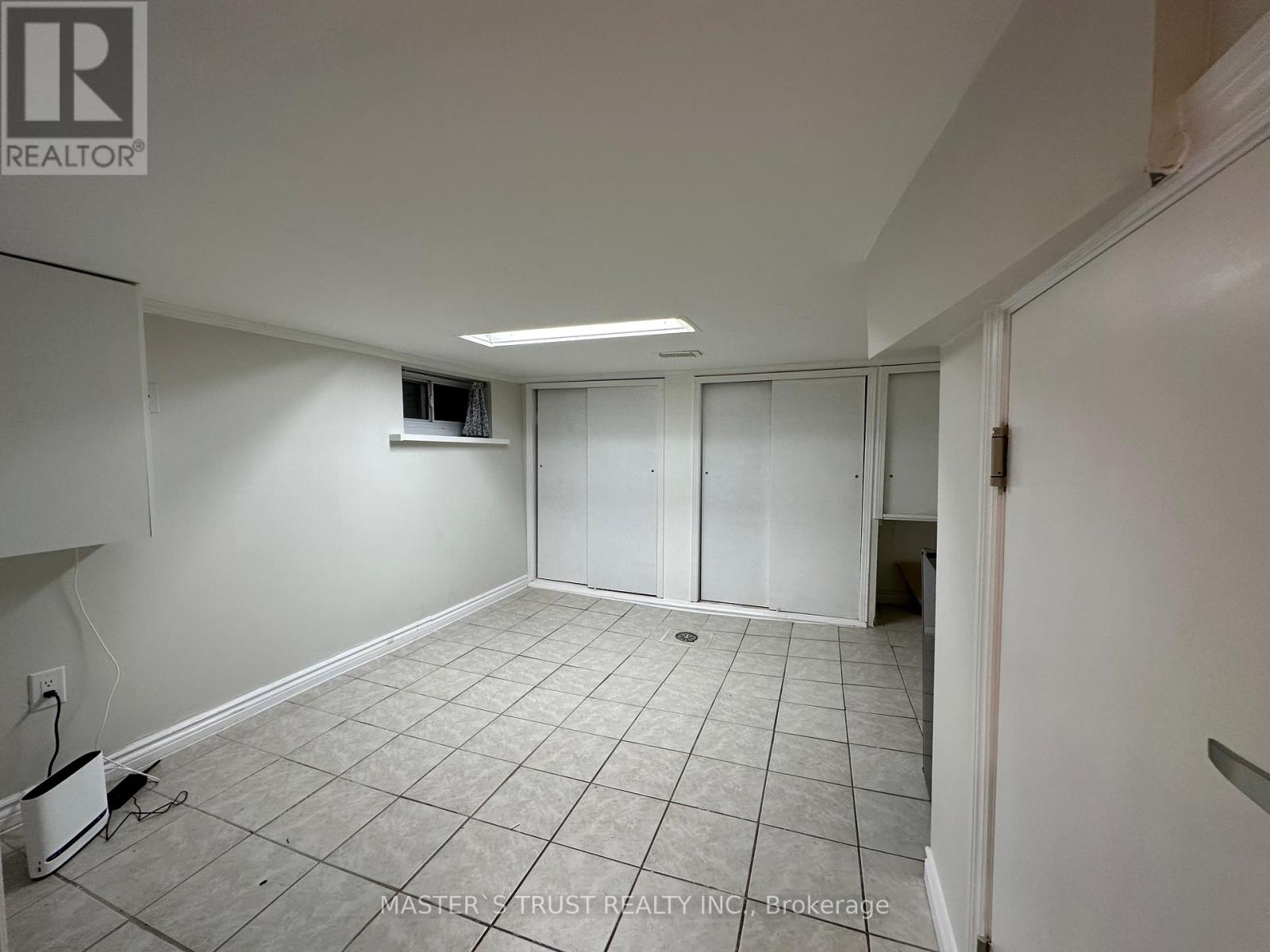 Lower - 151 Dynevor Road, Toronto, Ontario  M6E 3X5 - Photo 3 - W12684162