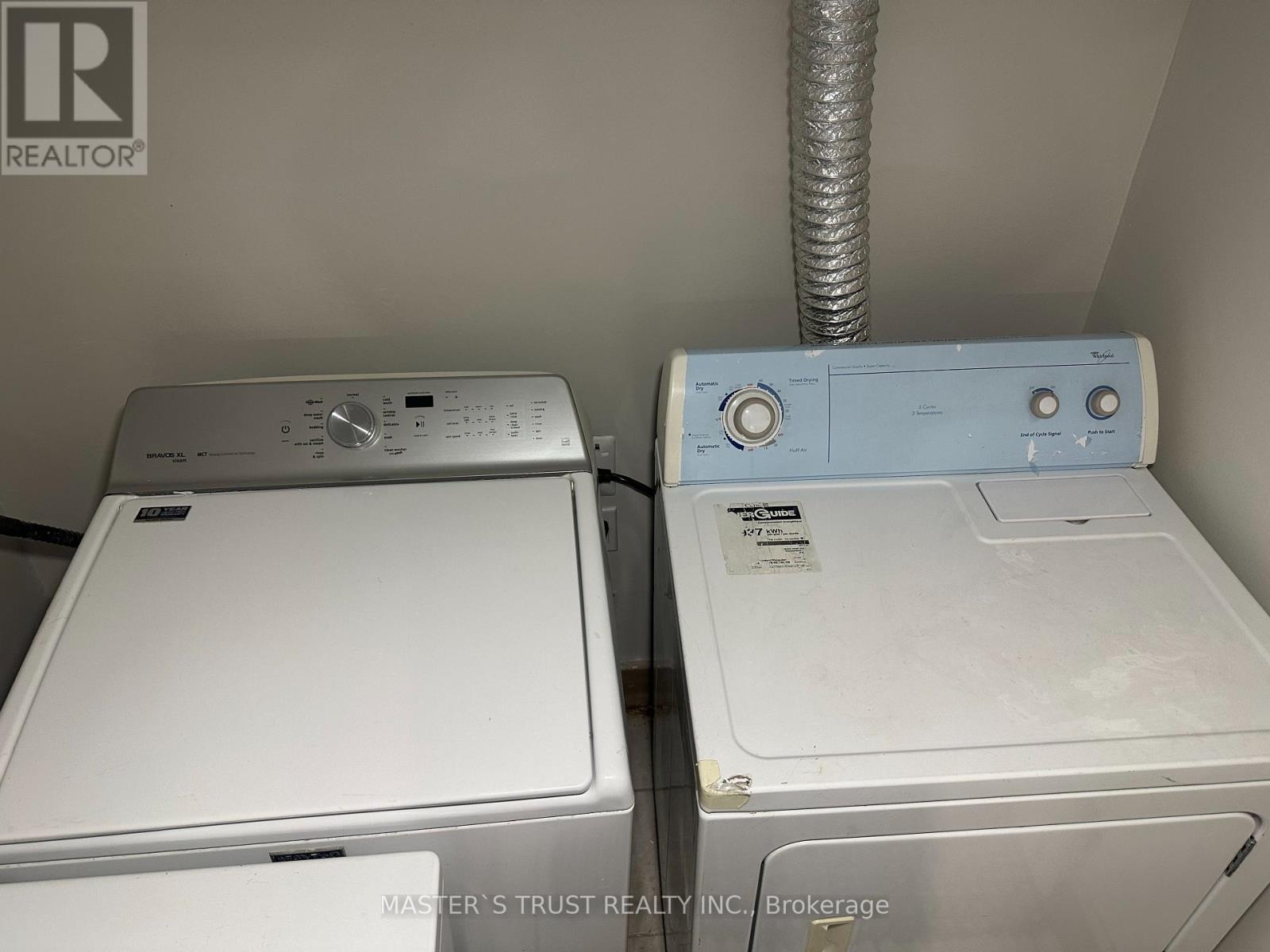 Lower - 151 Dynevor Road, Toronto, Ontario  M6E 3X5 - Photo 6 - W12684162