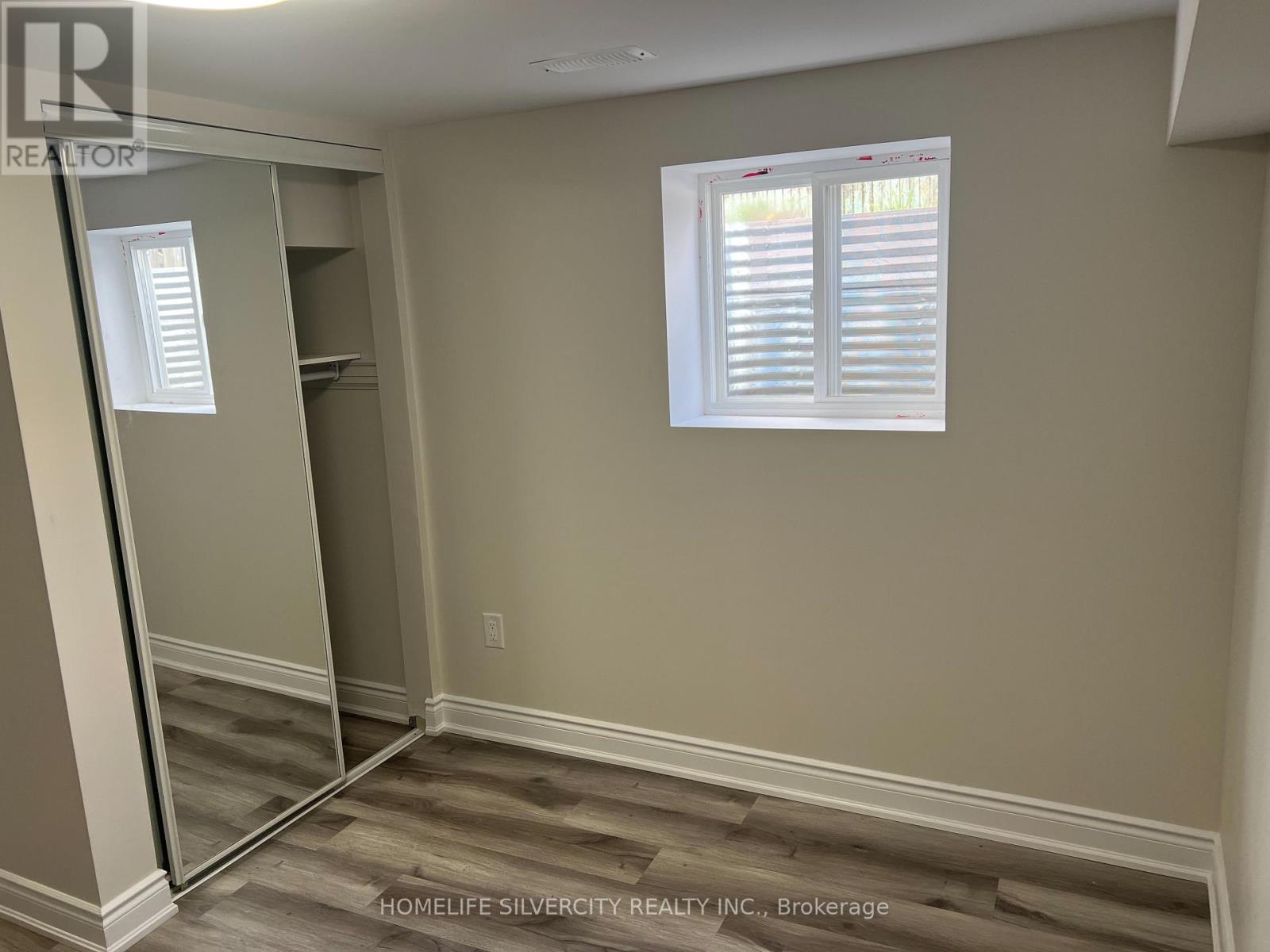 2 Unit - 6 Lamella Road, Toronto, Ontario  M9V 1Y8 - Photo 5 - W12684164