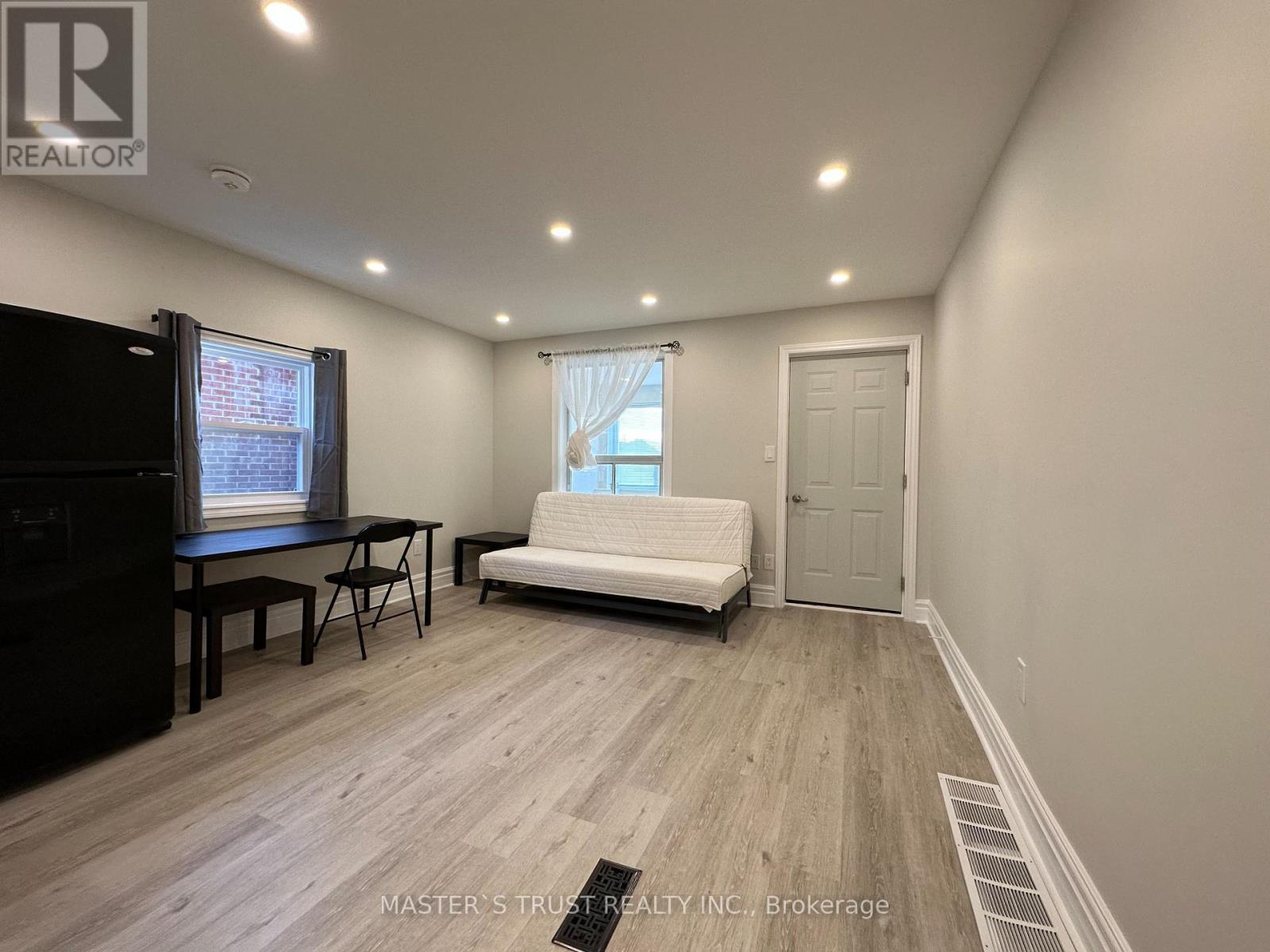 Main - 151 Dynevor Road, Toronto, Ontario  M6E 3X5 - Photo 4 - W12684166