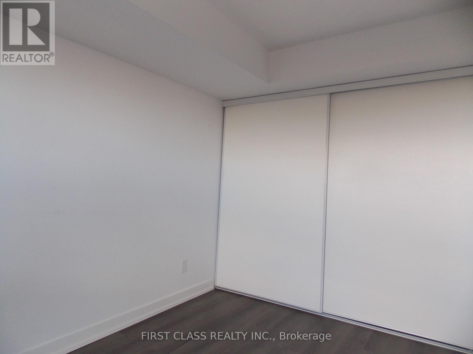 808 - 160 Flemington Road, Toronto, Ontario  M6A 2P3 - Photo 6 - W12684172