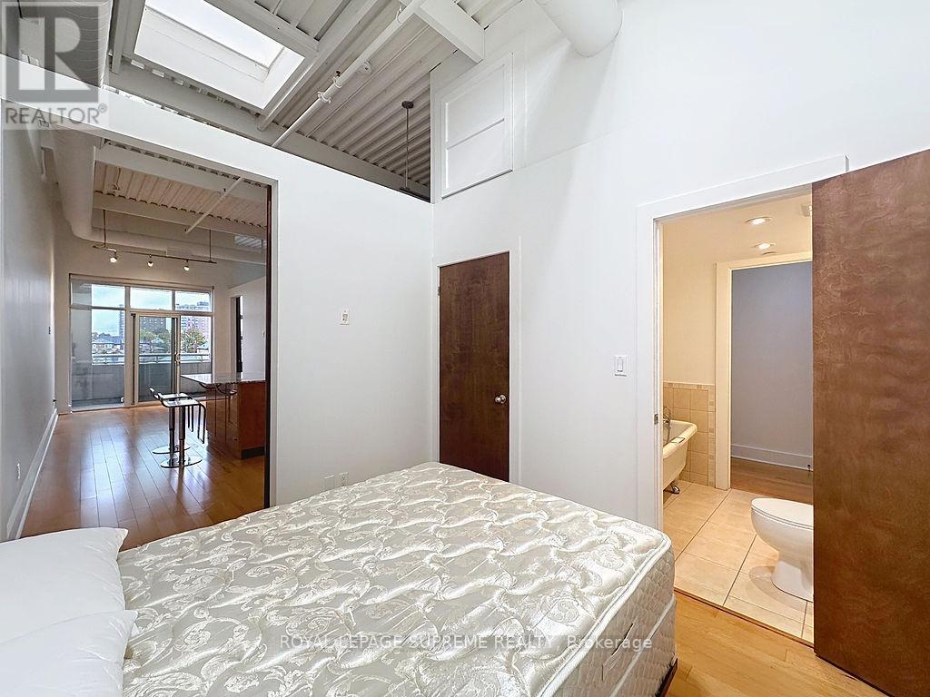 309 - 550 Hopewell Avenue, Toronto, Ontario  M6E 2S6 - Photo 14 - W12684176