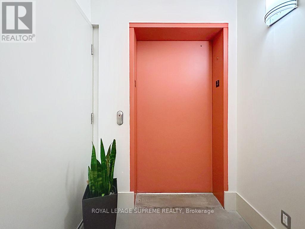 309 - 550 Hopewell Avenue, Toronto, Ontario  M6E 2S6 - Photo 8 - W12684176