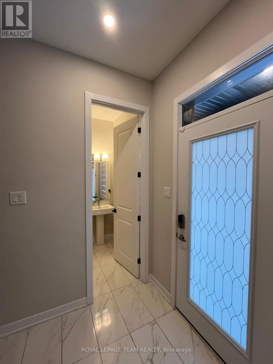 184 Beebalm Crescent, Ottawa, Ontario  K2J 7G7 - Photo 4 - X12684230